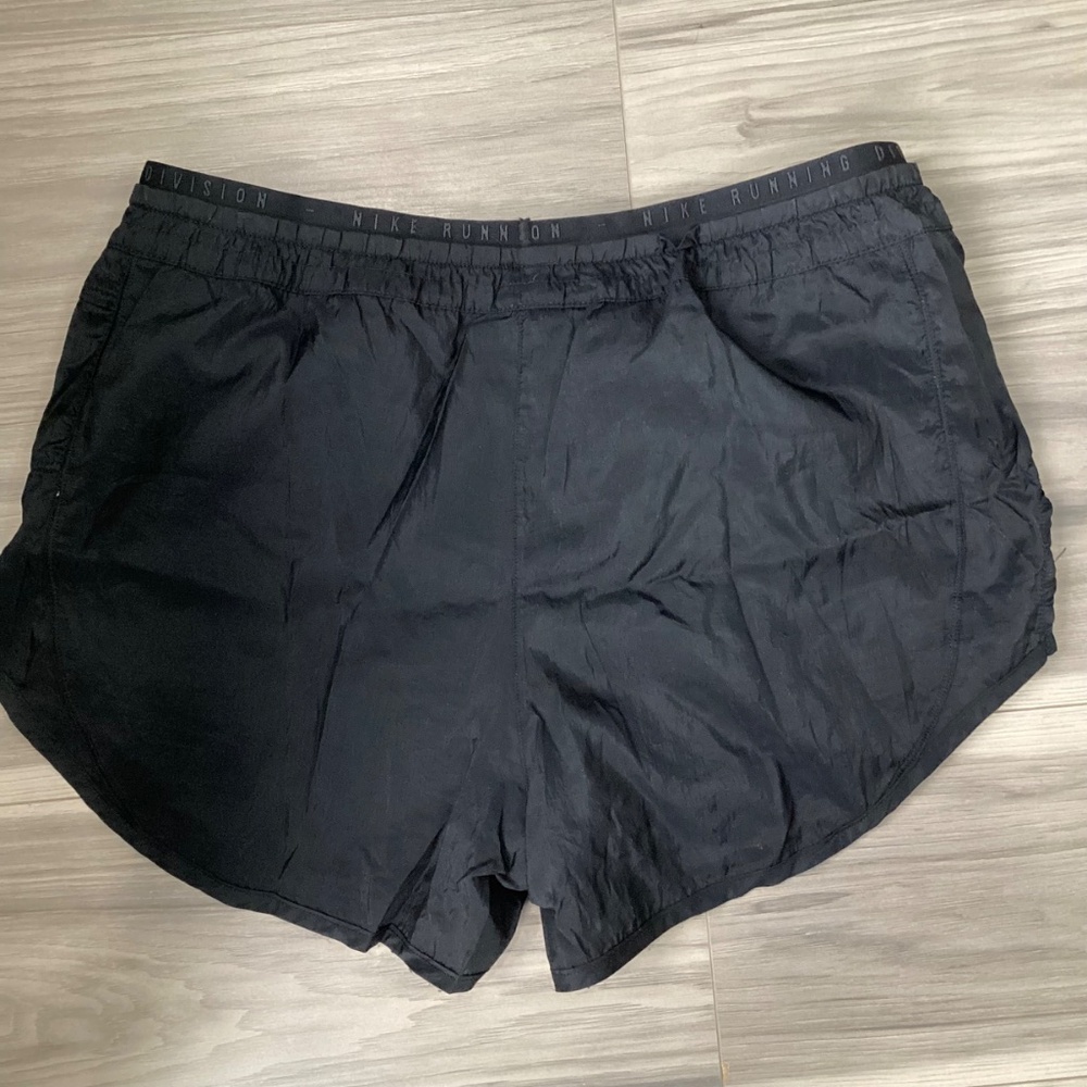 Nike Shorts - Picture 8 of 9